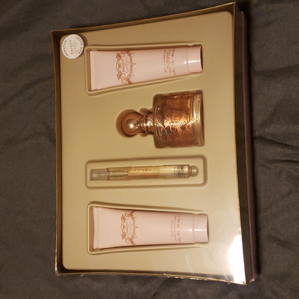 New Jessica simpson fancy perfume box set